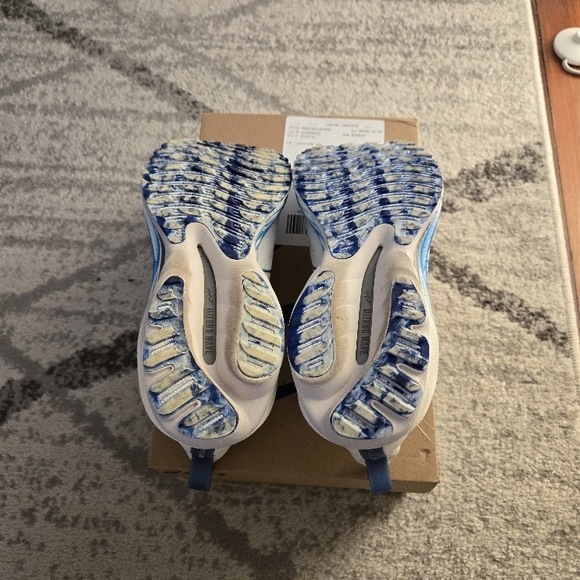 Mizuno Men's White and Blue Running Shoes - Picture 5 of 5